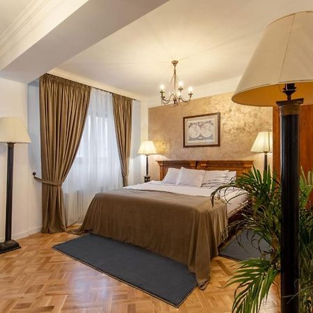 Clucerului Arc De Triomphe Hotel Bucharest Luaran gambar