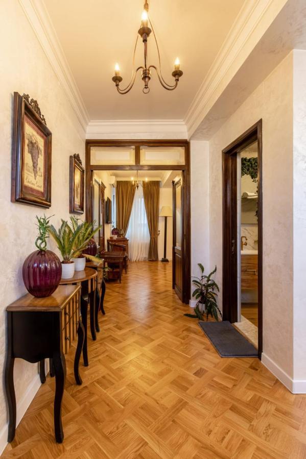 Clucerului Arc De Triomphe Hotel Bucharest Luaran gambar